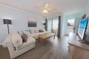 Cute 2 Bedroom Condo at Beachcomber with Beach Access 100 feet Across Street